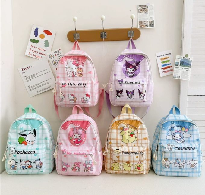 MOCHILA SANRIO 30X25
