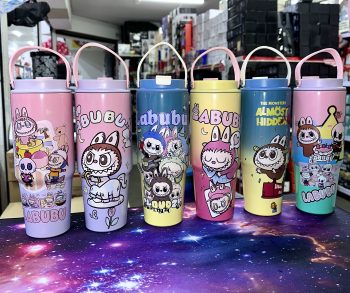 TERMO CON ASA GENÉRICO LABUBU 900 ML
